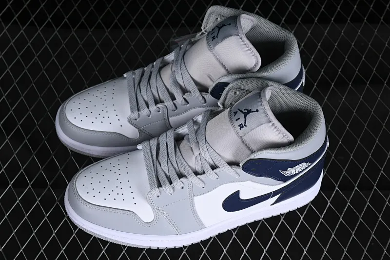 All categories Air Jordan Jordan series basketball shoes Air Jordan 1 Mid Air Jordan 1 Mid AJ1 Joe 1 gray blue Zhongbang basketball shoes DQ8426-104